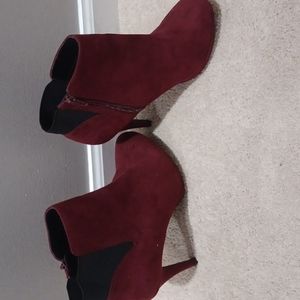 NWOT Thalia Sodi burgundy Stilleto Booties 8W NO MORE DISCOUNTS! FINAl PRICE!